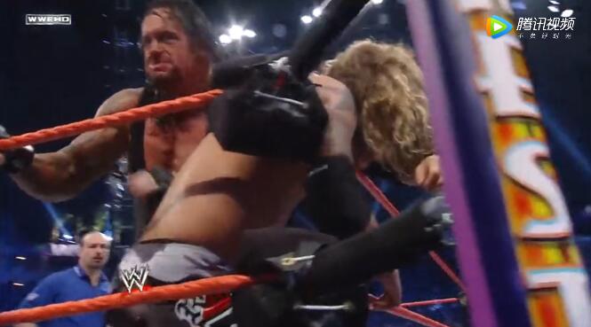  WWE《摔角狂热24》送葬者 vs 艾吉 两大巨星巅峰对决！